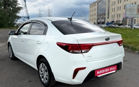 KIA Rio IV, 2018 год, 925 000 рублей, 3 фотография