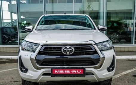Toyota Hilux VIII, 2020 год, 4 098 000 рублей, 2 фотография