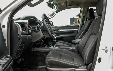 Toyota Hilux VIII, 2020 год, 4 098 000 рублей, 29 фотография
