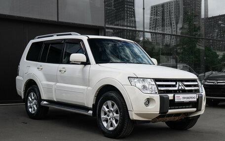 Mitsubishi Pajero IV, 2011 год, 2 590 000 рублей, 3 фотография