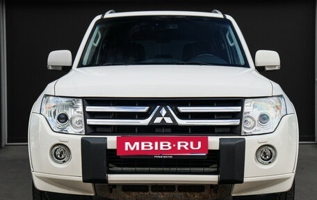 Mitsubishi Pajero IV, 2011 год, 2 590 000 рублей, 2 фотография