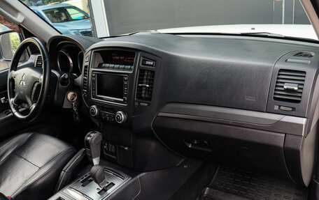 Mitsubishi Pajero IV, 2011 год, 2 590 000 рублей, 8 фотография