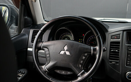 Mitsubishi Pajero IV, 2011 год, 2 590 000 рублей, 14 фотография