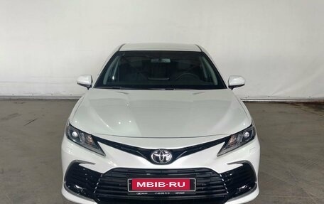 Toyota Camry, 2021 год, 3 700 000 рублей, 2 фотография