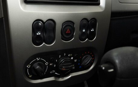 Renault Sandero I, 2012 год, 650 000 рублей, 10 фотография