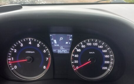 Hyundai Solaris II рестайлинг, 2012 год, 800 000 рублей, 8 фотография
