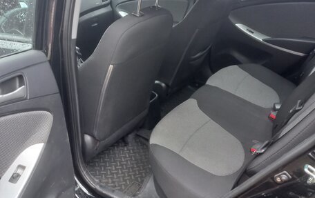 Hyundai Solaris II рестайлинг, 2012 год, 800 000 рублей, 6 фотография
