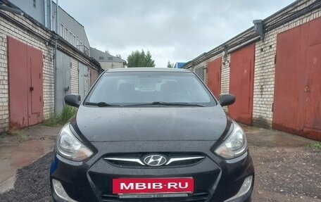 Hyundai Solaris II рестайлинг, 2012 год, 800 000 рублей, 11 фотография