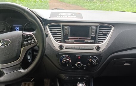 Hyundai Solaris II рестайлинг, 2018 год, 1 125 000 рублей, 11 фотография