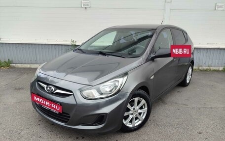 Hyundai Solaris II рестайлинг, 2013 год, 535 000 рублей, 2 фотография