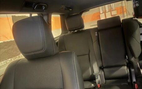 Toyota Land Cruiser Prado, 2024 год, 8 650 000 рублей, 6 фотография
