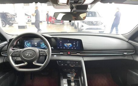 Hyundai Elantra, 2022 год, 2 090 000 рублей, 9 фотография