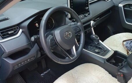 Toyota RAV4, 2020 год, 4 600 000 рублей, 25 фотография