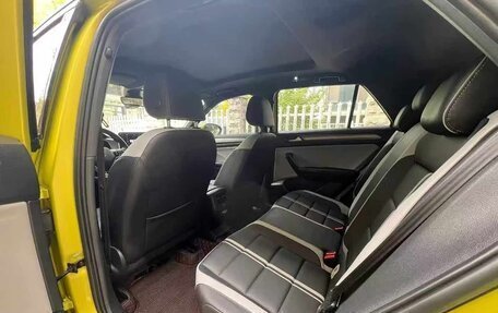 Volkswagen T-Roc I, 2022 год, 1 945 000 рублей, 8 фотография