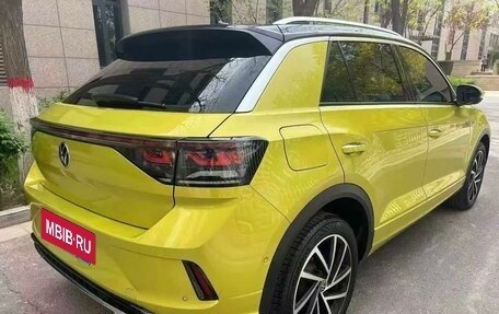 Volkswagen T-Roc I, 2022 год, 1 945 000 рублей, 5 фотография