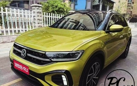 Volkswagen T-Roc I, 2022 год, 1 945 000 рублей, 1 фотография