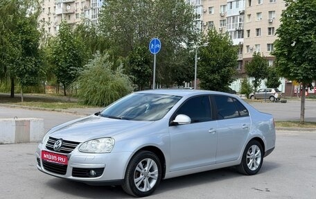 Volkswagen Jetta VI, 2008 год, 800 000 рублей, 1 фотография