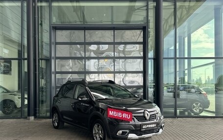Renault Sandero II рестайлинг, 2018 год, 899 000 рублей, 1 фотография