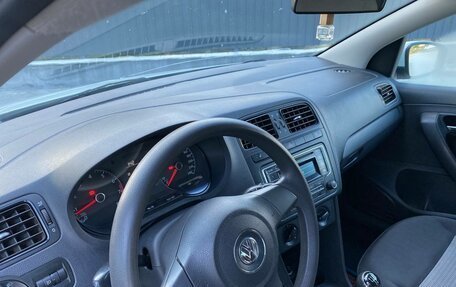 Volkswagen Polo VI (EU Market), 2014 год, 780 000 рублей, 24 фотография