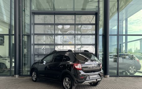 Renault Sandero II рестайлинг, 2018 год, 899 000 рублей, 2 фотография