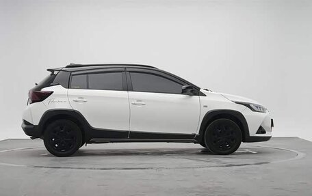 Toyota Yaris XP150 рестайлинг, 2022 год, 1 090 202 рублей, 9 фотография