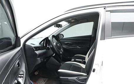 Toyota Yaris XP150 рестайлинг, 2022 год, 1 090 202 рублей, 12 фотография