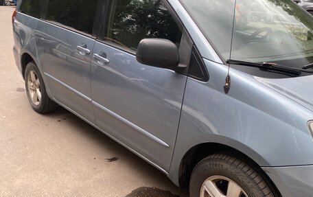 Toyota Sienna II рестайлинг, 2005 год, 1 020 000 рублей, 2 фотография