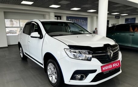 Renault Logan II, 2018 год, 749 900 рублей, 3 фотография