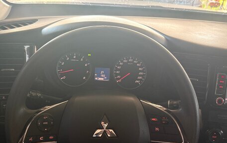Mitsubishi Outlander III рестайлинг 3, 2012 год, 1 000 000 рублей, 4 фотография