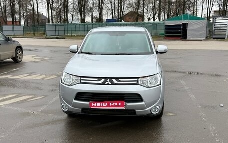 Mitsubishi Outlander III рестайлинг 3, 2012 год, 1 000 000 рублей, 2 фотография
