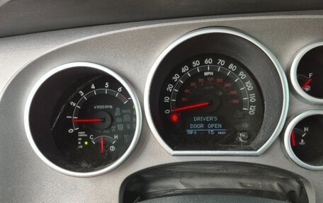 Toyota Sequoia II рестайлинг, 2012 год, 2 490 000 рублей, 14 фотография