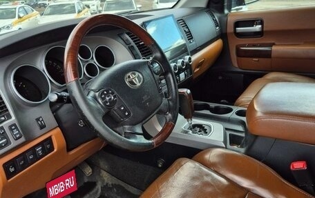 Toyota Sequoia II рестайлинг, 2012 год, 2 490 000 рублей, 9 фотография