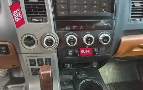 Toyota Sequoia II рестайлинг, 2012 год, 2 490 000 рублей, 15 фотография