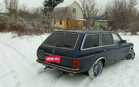 Mercedes-Benz W123, 1984 год, 285 000 рублей, 2 фотография