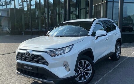 Toyota RAV4, 2020 год, 3 249 000 рублей, 1 фотография