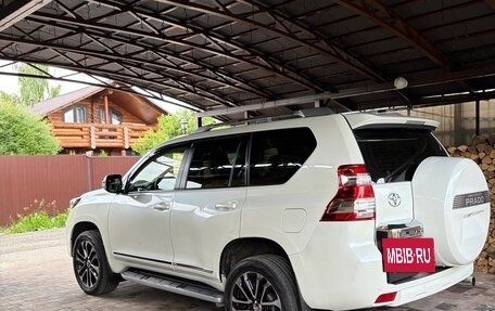 Toyota Land Cruiser Prado 150 рестайлинг 2, 2016 год, 4 600 000 рублей, 5 фотография