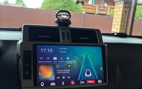 Toyota Land Cruiser Prado 150 рестайлинг 2, 2016 год, 4 600 000 рублей, 19 фотография