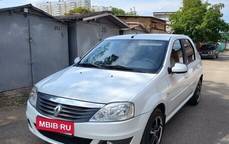 Renault Logan I, 2013 год, 570 000 рублей, 2 фотография