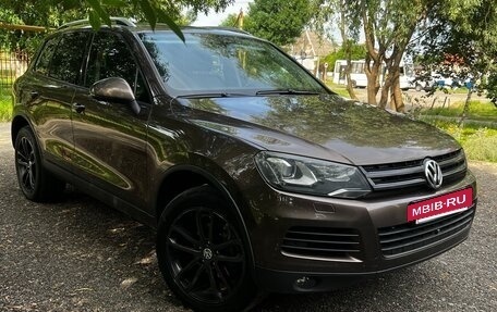 Volkswagen Touareg III, 2010 год, 2 000 000 рублей, 2 фотография