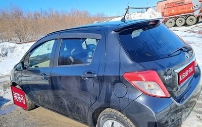 Toyota Vitz, 2013 год, 950 000 рублей, 1 фотография