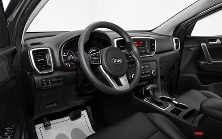 KIA Sportage IV рестайлинг, 2021 год, 2 105 000 рублей, 6 фотография