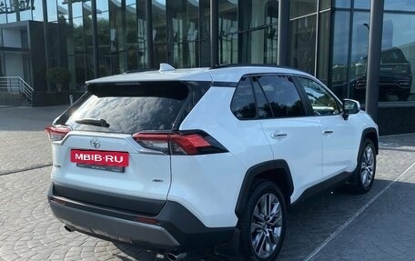 Toyota RAV4, 2020 год, 3 249 000 рублей, 2 фотография