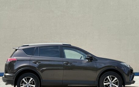 Toyota RAV4, 2019 год, 2 350 000 рублей, 4 фотография