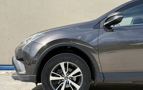 Toyota RAV4, 2019 год, 2 350 000 рублей, 13 фотография