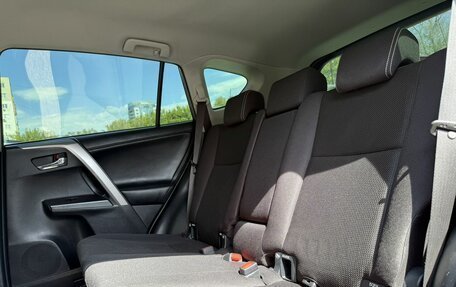 Toyota RAV4, 2019 год, 2 350 000 рублей, 23 фотография