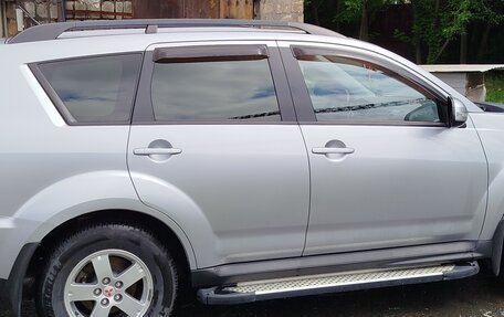 Mitsubishi Outlander III рестайлинг 3, 2011 год, 1 350 000 рублей, 3 фотография