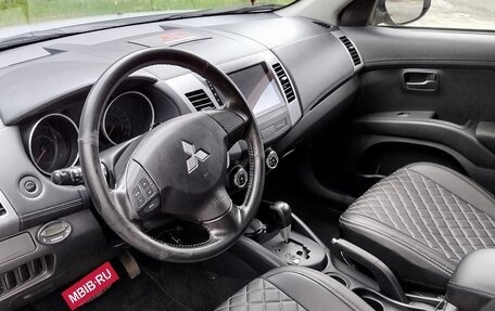 Mitsubishi Outlander III рестайлинг 3, 2011 год, 1 350 000 рублей, 5 фотография