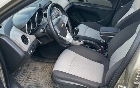 Chevrolet Cruze II, 2011 год, 650 000 рублей, 8 фотография