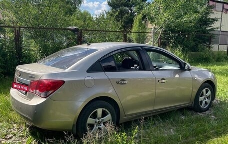 Chevrolet Cruze II, 2011 год, 650 000 рублей, 3 фотография