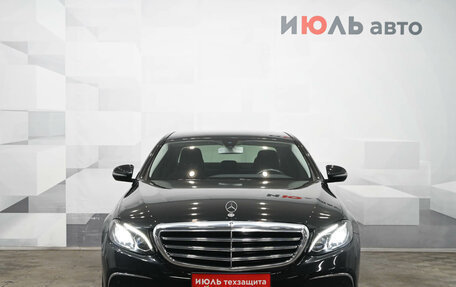 Mercedes-Benz E-Класс, 2019 год, 3 950 000 рублей, 2 фотография